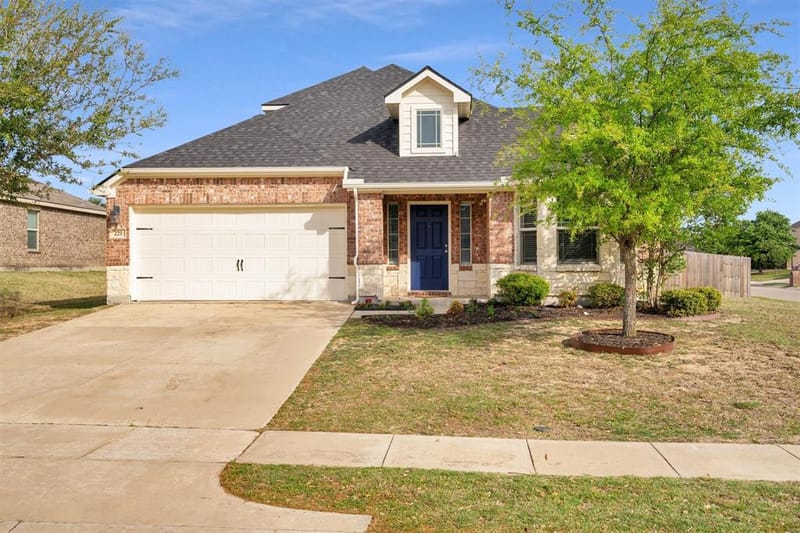 221 Bear Trail, Waxahachie TX 75165