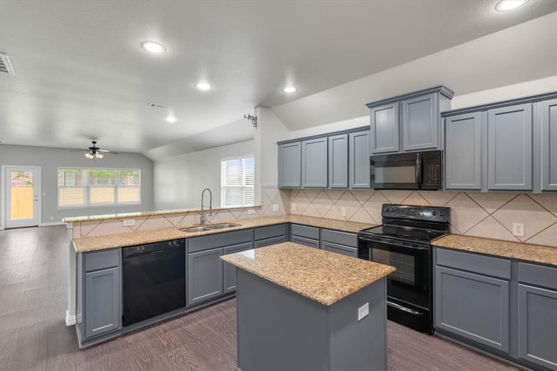 221 Bear Trail, Waxahachie TX 75165 - Photo 9