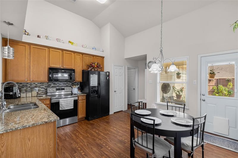 9028 Eastwood Avenue, Cross Roads TX 76227 - Photo 9