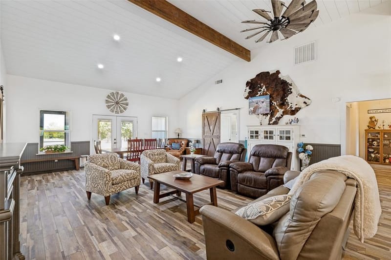 225 County Road 286, Collinsville TX 76233 - Photo 7