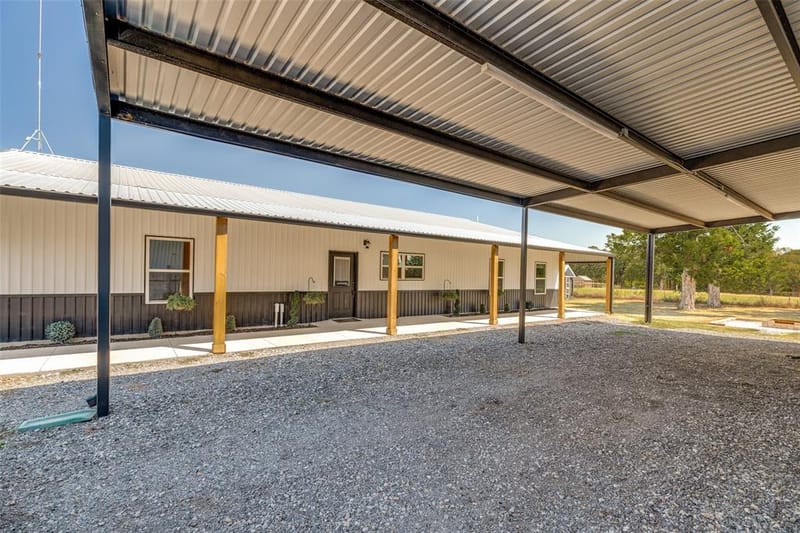 225 County Road 286, Collinsville TX 76233 - Photo 20