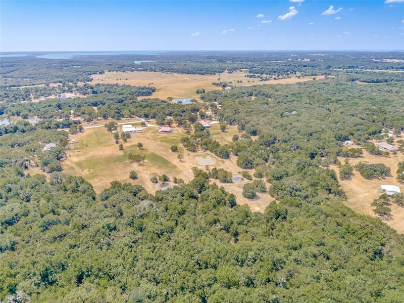 225 County Road 286, Collinsville TX 76233 - Photo 40
