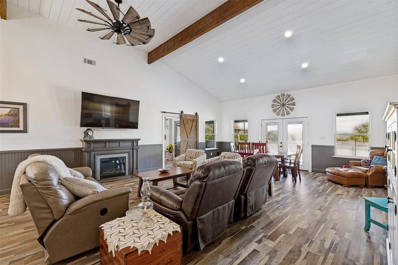 225 County Road 286, Collinsville TX 76233 - Photo 8