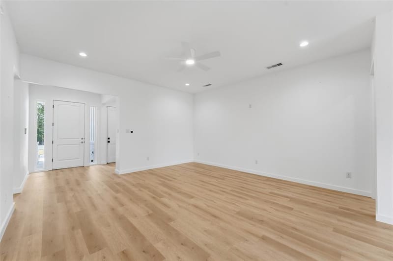 1633 E Tucker Street, Fort Worth TX 76104 - Photo 10
