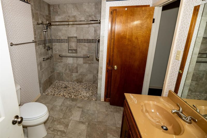 104 Cedar Springs Boulevard, Sulphur Springs TX 75482 - Photo 21