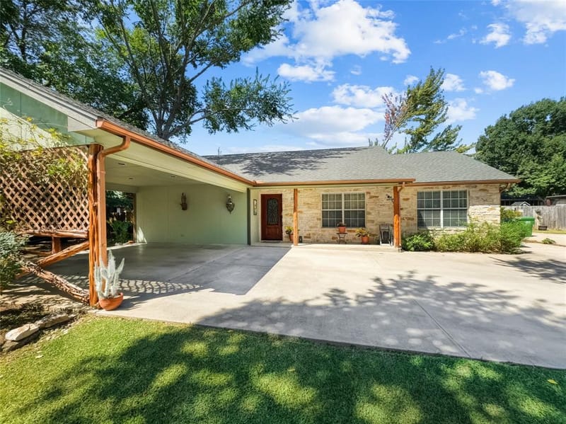 617 N Avenue D, Springtown TX 76082 - Photo 29