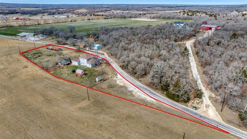 799 County Road 1596, Alvord TX 76225 - Photo 13