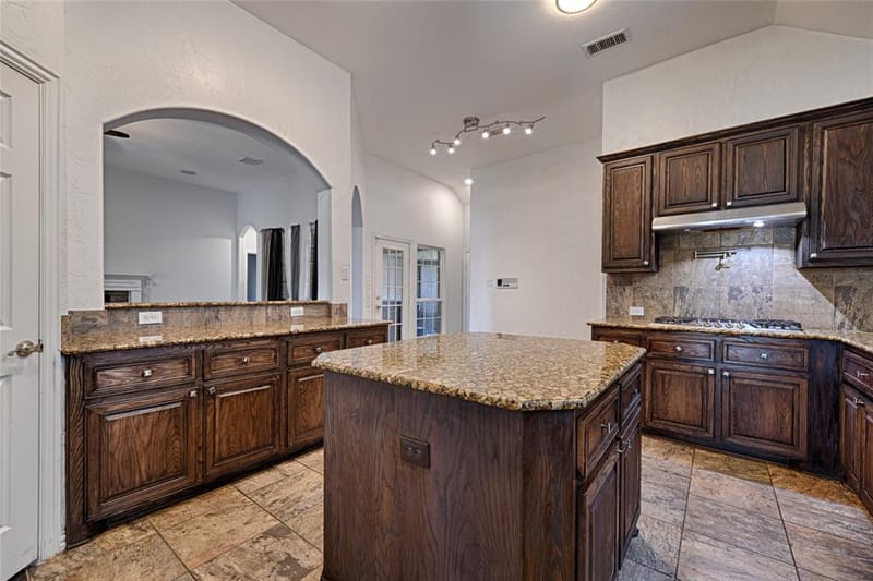 1837 Lakeview Drive, DeSoto TX 75115 - Photo 14