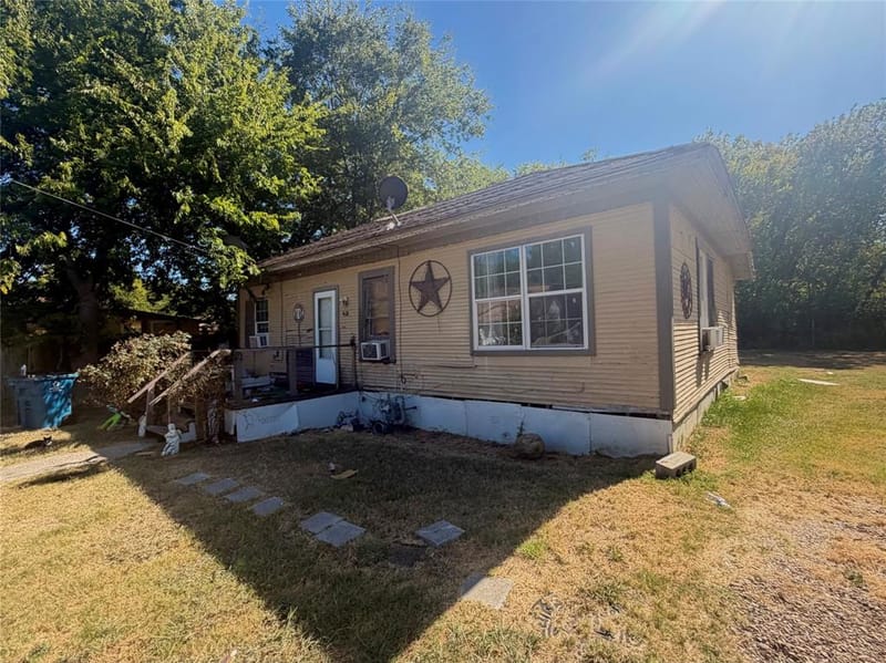 418 N Bunert, Corsicana TX 75110 - Photo 10