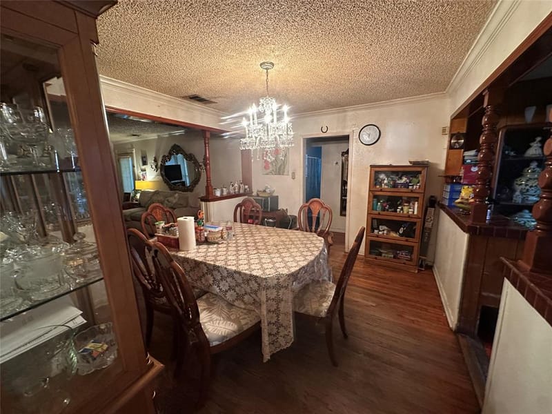 7805 Wanebe Drive, Dallas TX 75235 - Photo 6