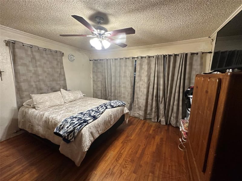 7805 Wanebe Drive, Dallas TX 75235 - Photo 9