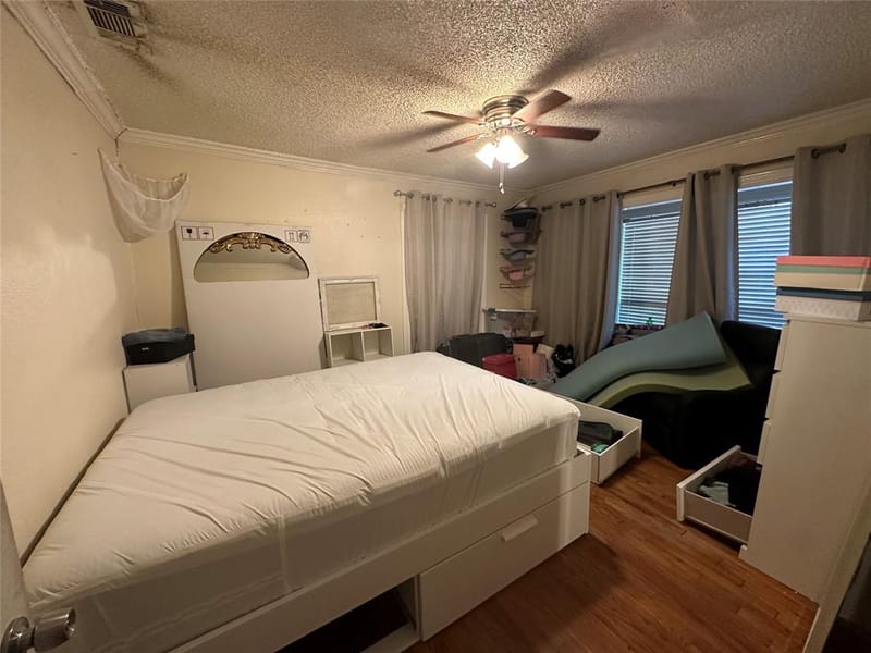 7805 Wanebe Drive, Dallas TX 75235 - Photo 11