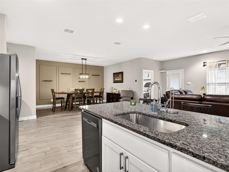 805 Alexandria Lane, Joshua TX 76058 - Photo 7
