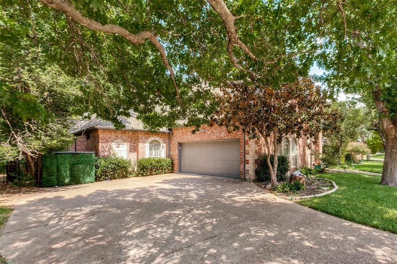 1119 Winding Brook Drive, Garland TX 75044 - Photo 2