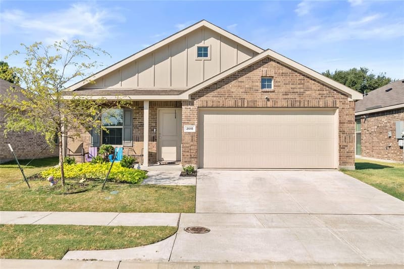 2015 Ava Drive, Ennis TX 75119