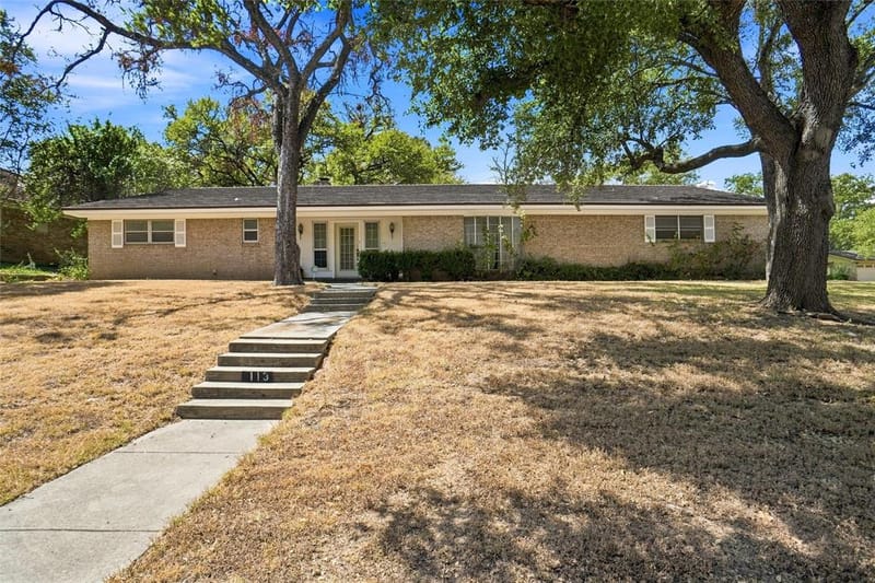 113 Wildwood Court, Azle TX 76020