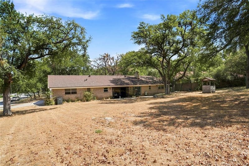 113 Wildwood Court, Azle TX 76020 - Photo 15