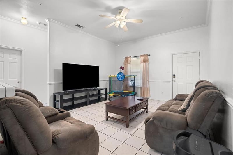 1724 Willow Hollow Drive, Garland TX 75040 - Photo 5