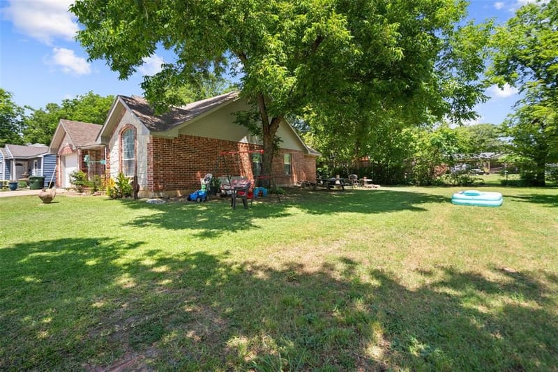 1724 Willow Hollow Drive, Garland TX 75040 - Photo 19