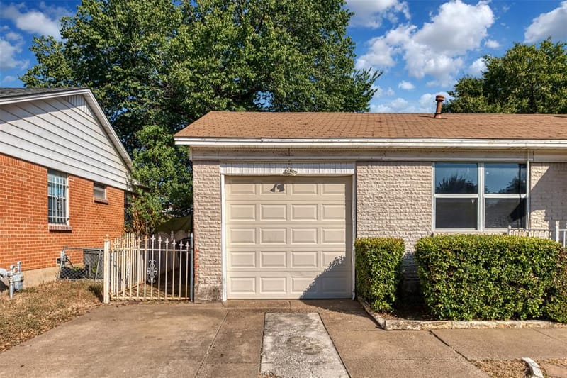 1017 E Spurgeon Street, Fort Worth TX 76115 - Photo 27
