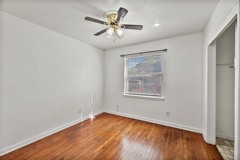 1017 E Spurgeon Street, Fort Worth TX 76115 - Photo 6