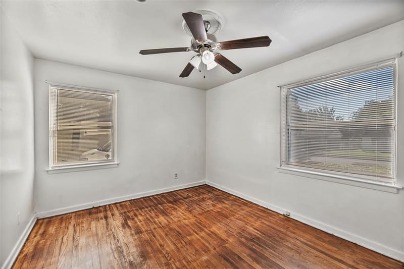 1017 E Spurgeon Street, Fort Worth TX 76115 - Photo 16