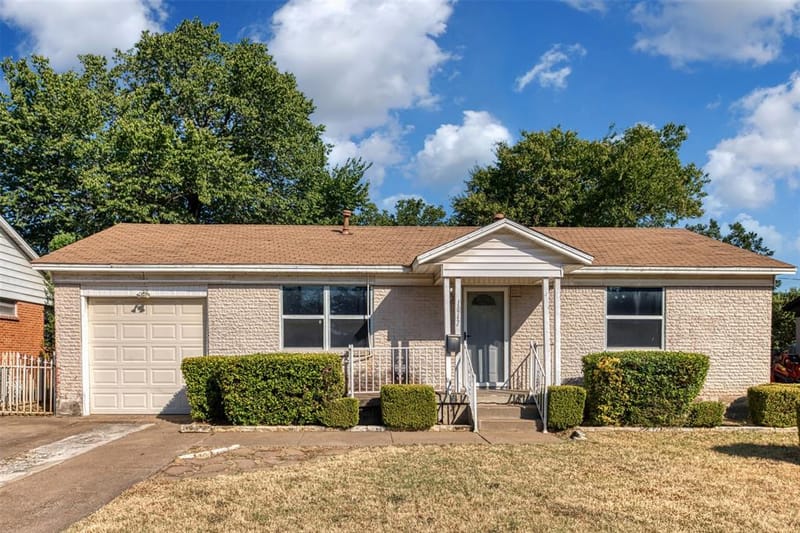 1017 E Spurgeon Street, Fort Worth TX 76115 - Photo 24