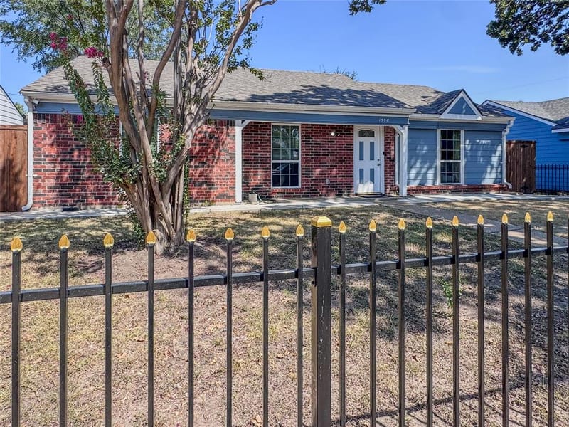 1508 Pocono Trail, Dallas TX 75217 - Photo 2