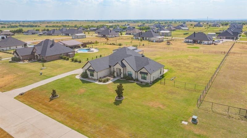 212 Buena Vista Drive, Godley TX 76044 - Photo 38
