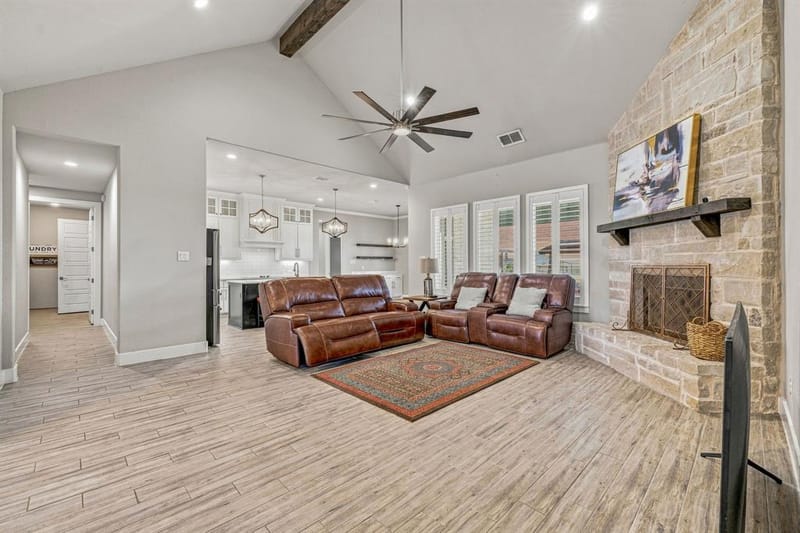212 Buena Vista Drive, Godley TX 76044 - Photo 8