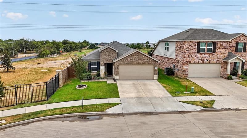 4409 Greenham Lane, Fort Worth TX 76036 - Photo 3
