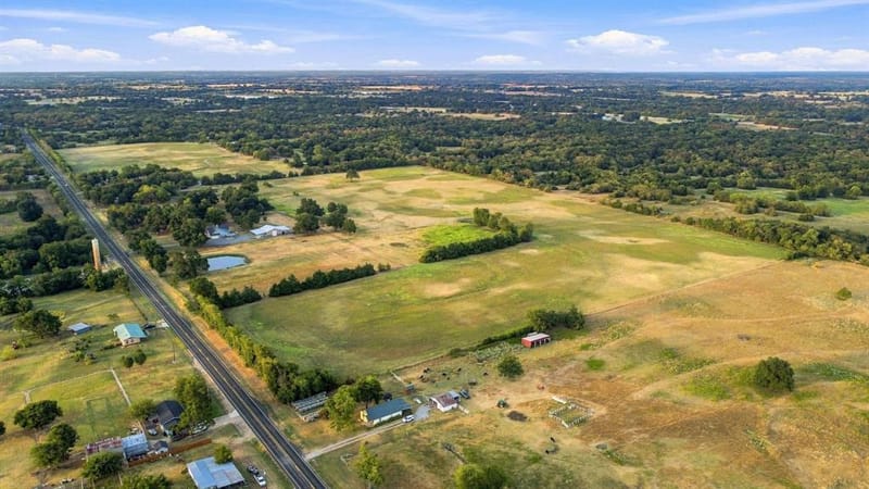 10381 Fm 512, Wolfe City TX 75496 - Photo 36
