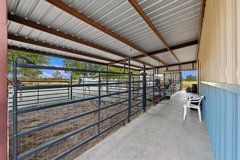 10381 Fm 512, Wolfe City TX 75496 - Photo 28
