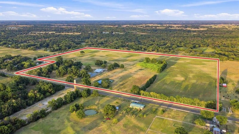 10381 Fm 512, Wolfe City TX 75496 - Photo 35