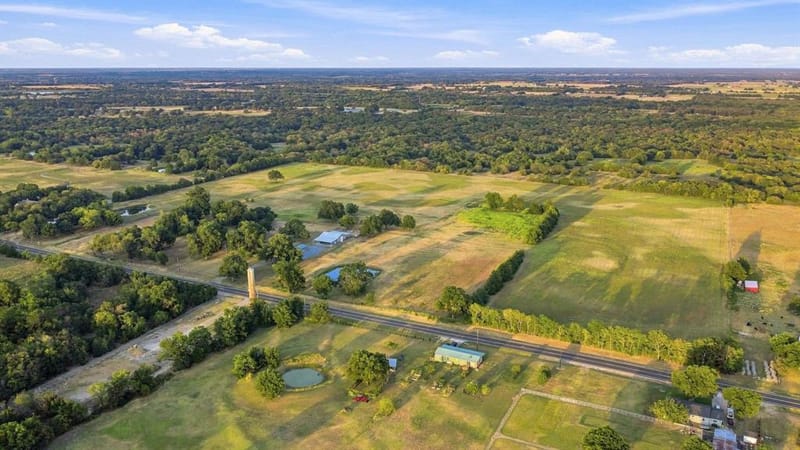10381 Fm 512, Wolfe City TX 75496 - Photo 29