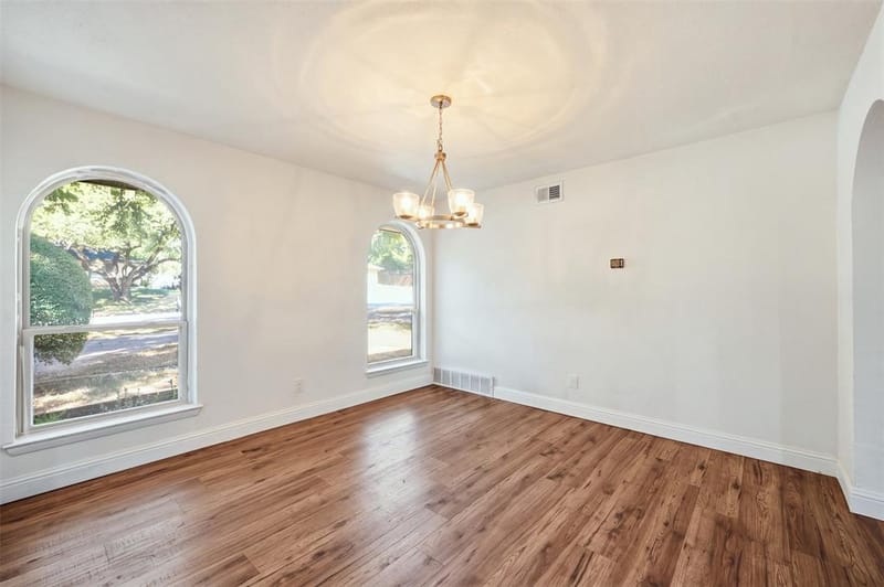 2105 Wilson Drive, Arlington TX 76011 - Photo 12