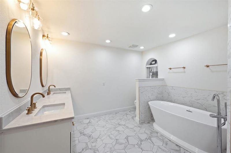 2105 Wilson Drive, Arlington TX 76011 - Photo 14