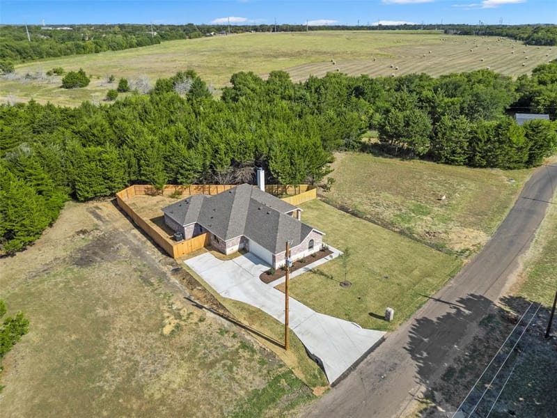 425 WATERCREST Lane, Glenn Heights TX 75154