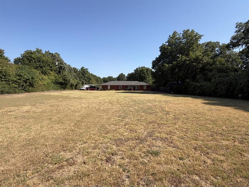 1329 E UNION BOWER Road, Irving TX 75061 - Photo 14