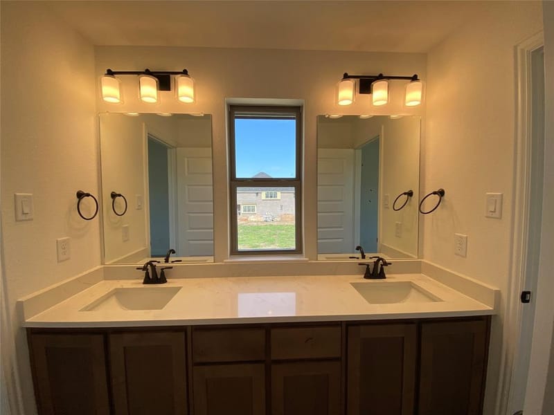 310 Devonshire Drive, Greenville TX 75401 - Photo 27