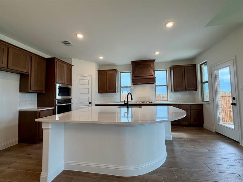 310 Devonshire Drive, Greenville TX 75401 - Photo 9