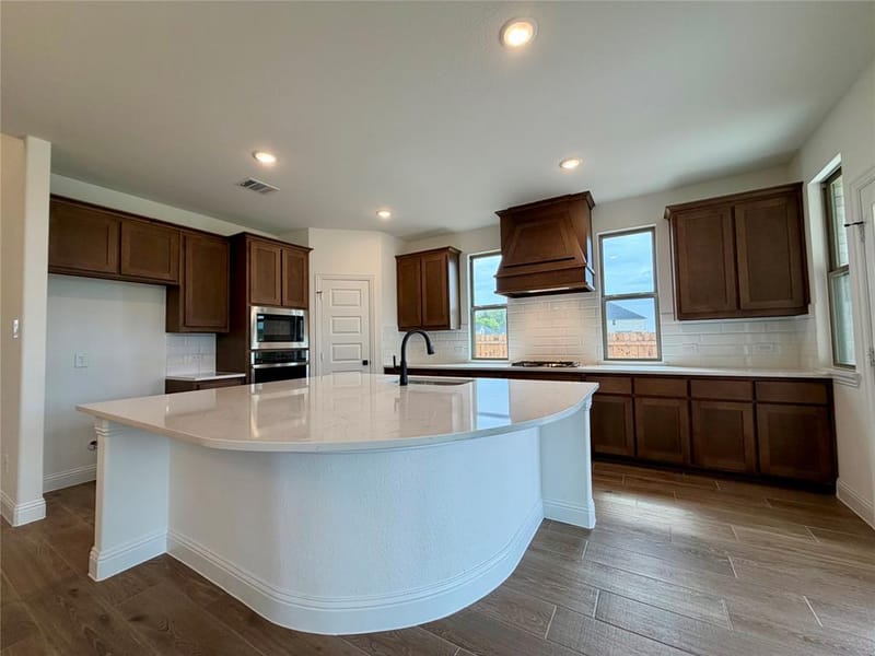 310 Devonshire Drive, Greenville TX 75401 - Photo 11