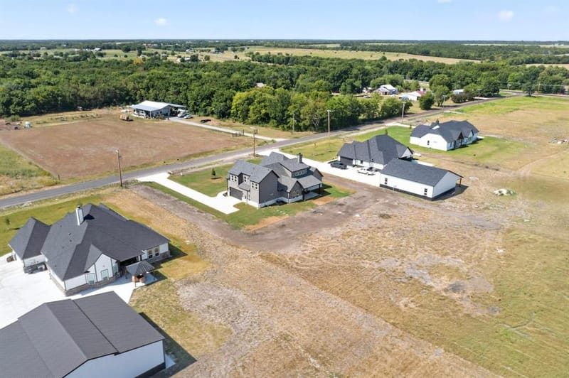 204 CR 4615, Wolfe City TX 75496 - Photo 40