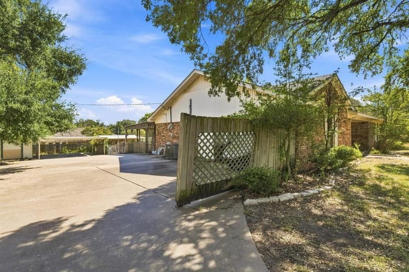 105 Virginia, Hewitt TX 76643 - Photo 14