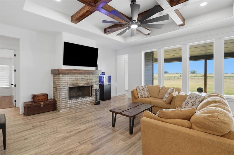 6941 Eagle Creek Drive, Godley TX 76044 - Photo 8