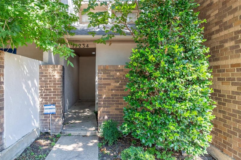 13234 Woodbend Lane, Dallas TX 75243 - Photo 3