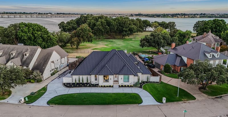 28 Victoria Drive, Rowlett TX 75088