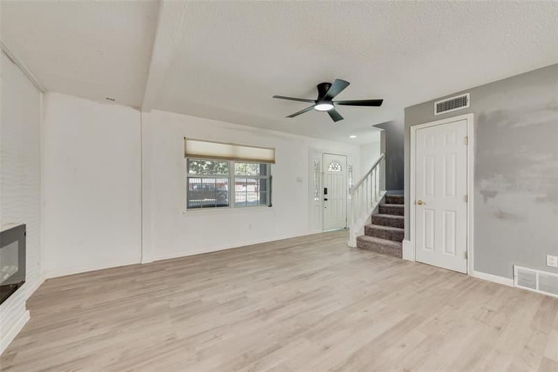 721 Thompson Drive, Saginaw TX 76179 - Photo 7