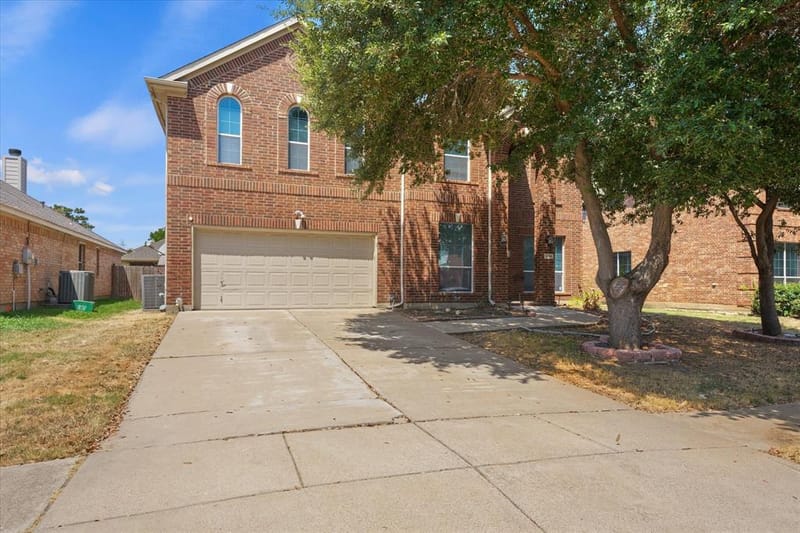 2236 Sparrow Hawk Court, Grand Prairie TX 75052