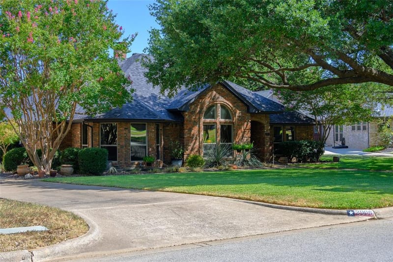 2906 River Crest Street, Grapevine TX 76051